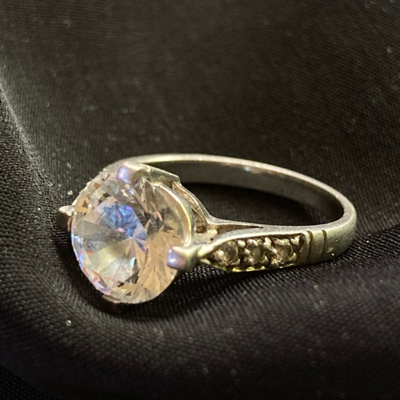 Vintage 925 sterling CZ size 8 ring Thailand - Picture 3 of 8